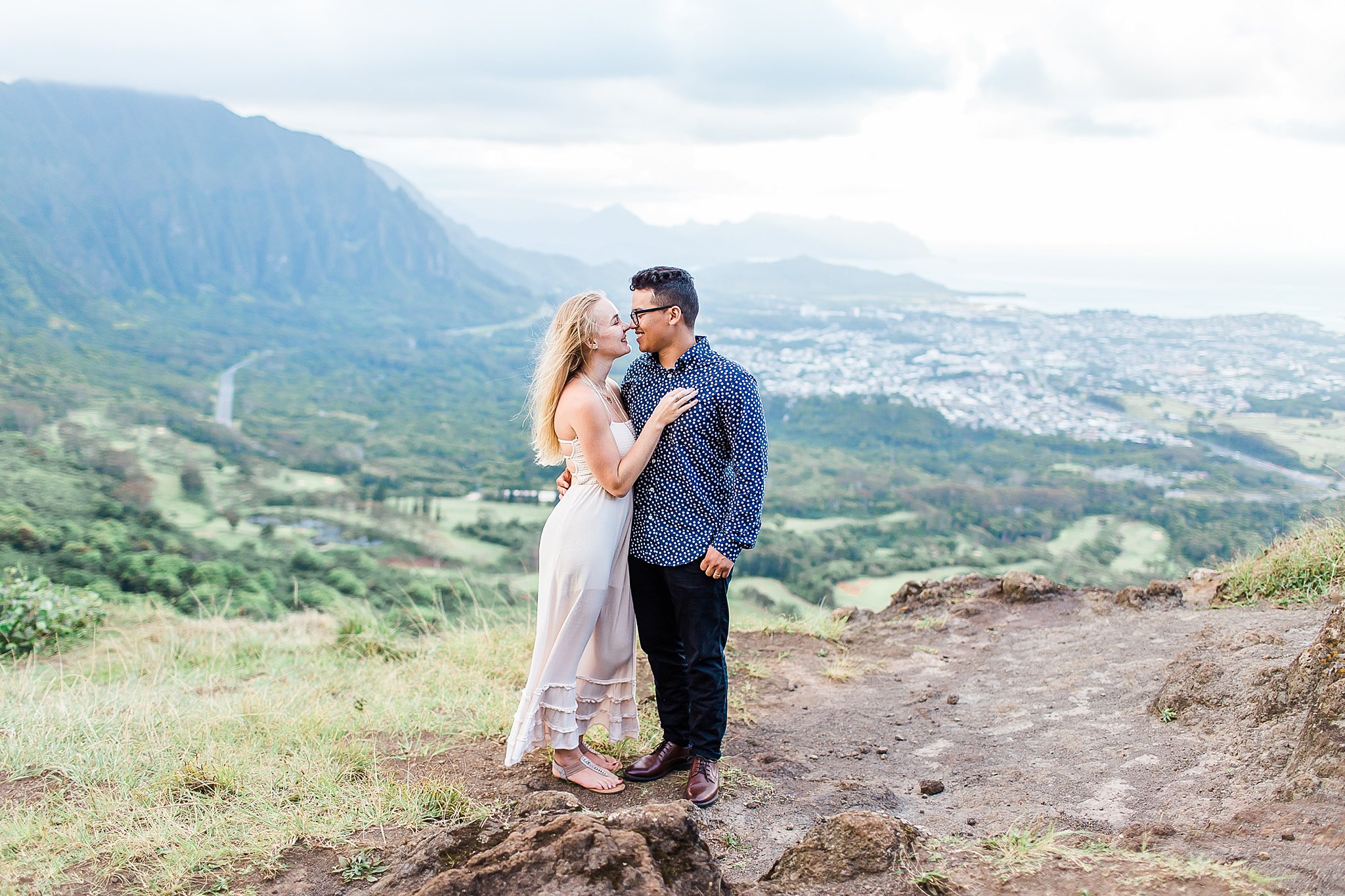 Oahu couples photographer